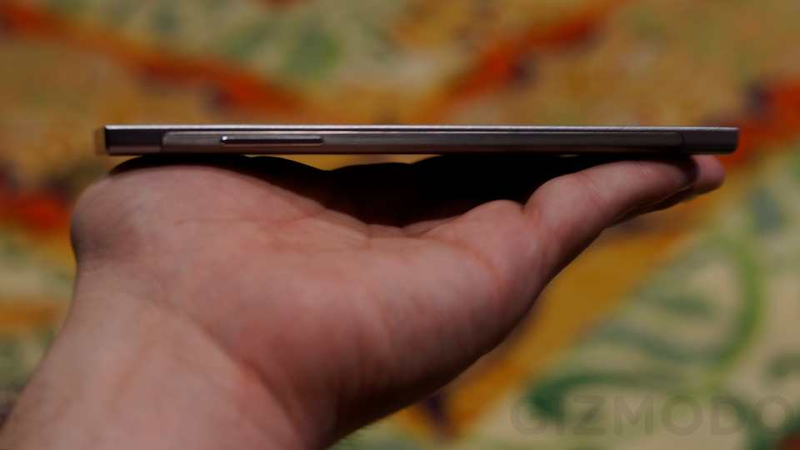 Illustration for article titled Lenovo K900 Hands-On: This Tall, Skinny Hottie Needs to Get In My Pants